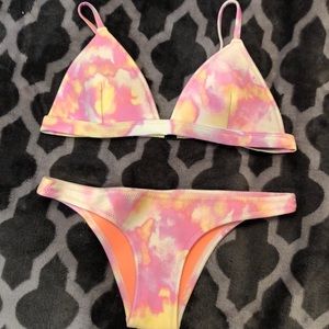 Triangl tye dye bikini